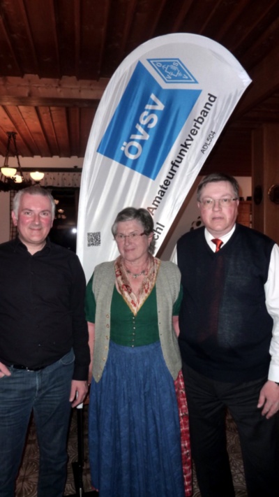 von links: Schatzmeister Franz Wimmer (OE5VFM), Obfrau Elfriede Klier (OE6YFE) sowie Obfrau-Stv. Ingo König (OE2IKN) 